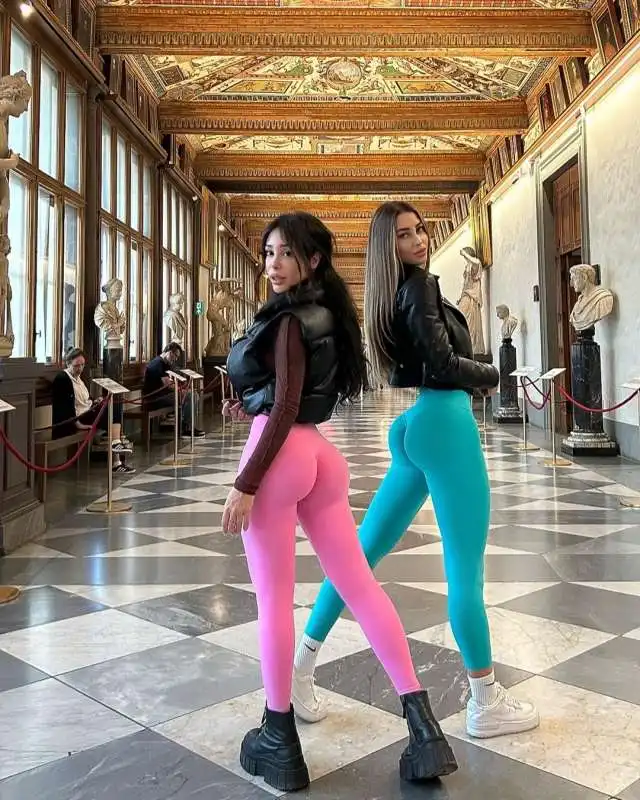 alex mucci ed eva menta agli uffizi 4