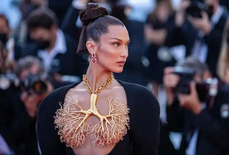 bella hadid 2