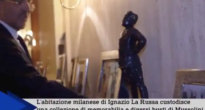 cimeli del duce a casa di ignazio la russa