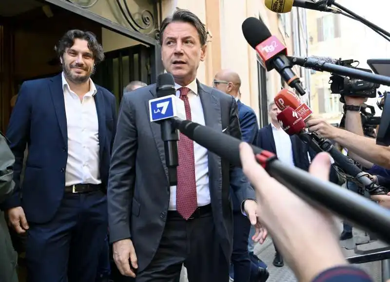 francesco silvestri   giuseppe conte   incontro con i parlamentari neoeletti m5s