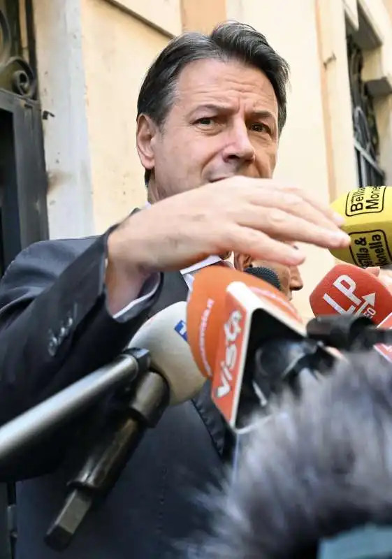  giuseppe conte alla camera per incontrare i parlamentari m5s   