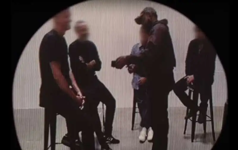 kanye west mostra un video porno ai dirigenti di adidas 1