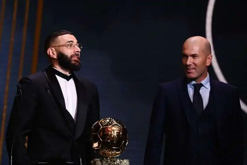 KARIM BENZEMA ZINEDINE ZIDANE PALLONE D ORO 