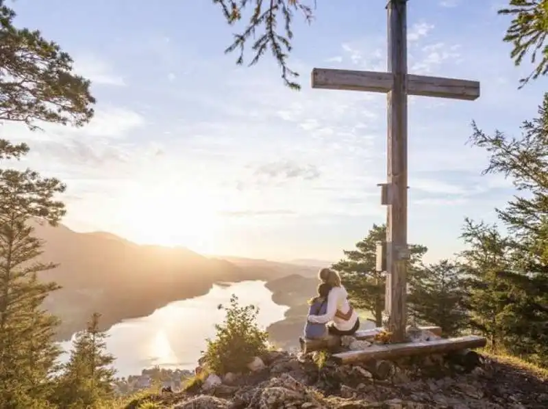 le montagne sul lago di fuschlsee 