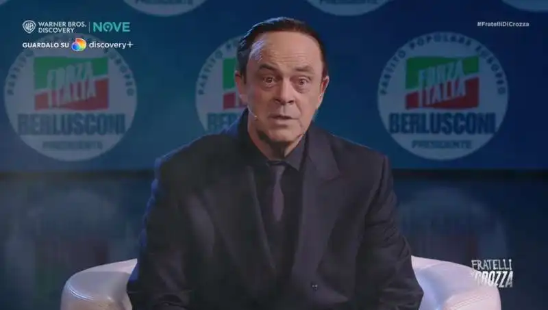 maurizio crozza imita silvio berlusconi   3