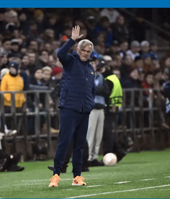 MOURINHO HJK Helsinki roma