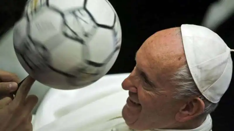 PAPA FRANCESCO SPORT 7