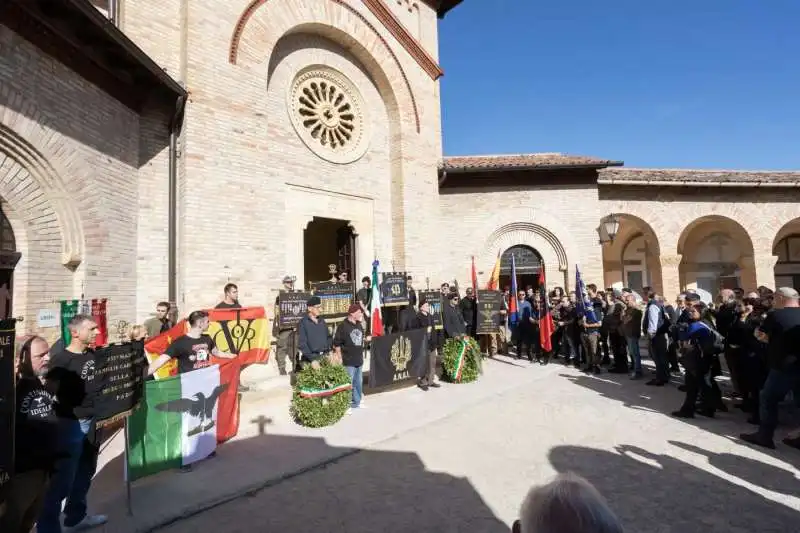 predappio, corteo degli arditi per il centenario marcia su roma   49