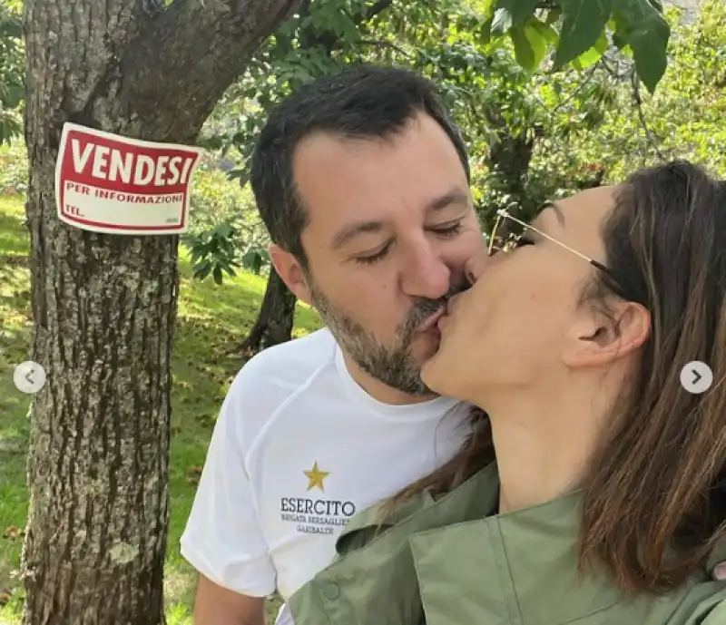 SALVINI FRANCESCA VERDINI BACIO