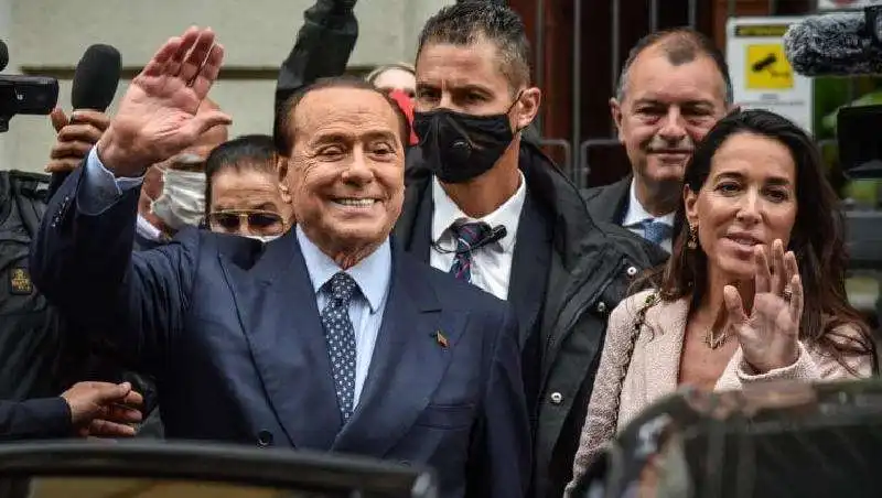 silvio berlusconi licia ronzulli 