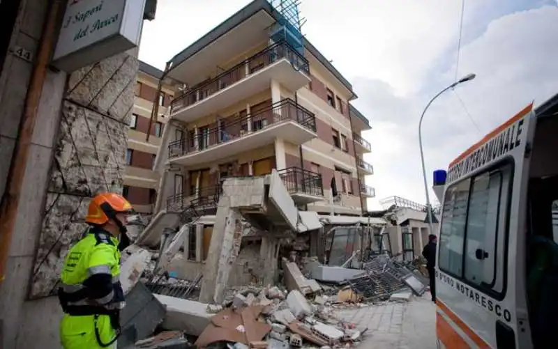 TERREMOTO L'AQUILA 2