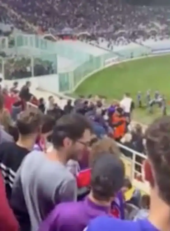 tifoso inter aggredito allo stadio di firenze 4