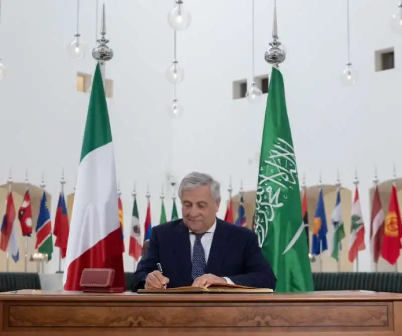 antonio tajani a riad   arabia saudita 2