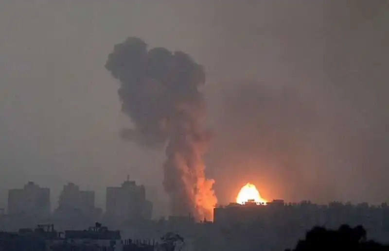 attacco israeliano a gaza 2 