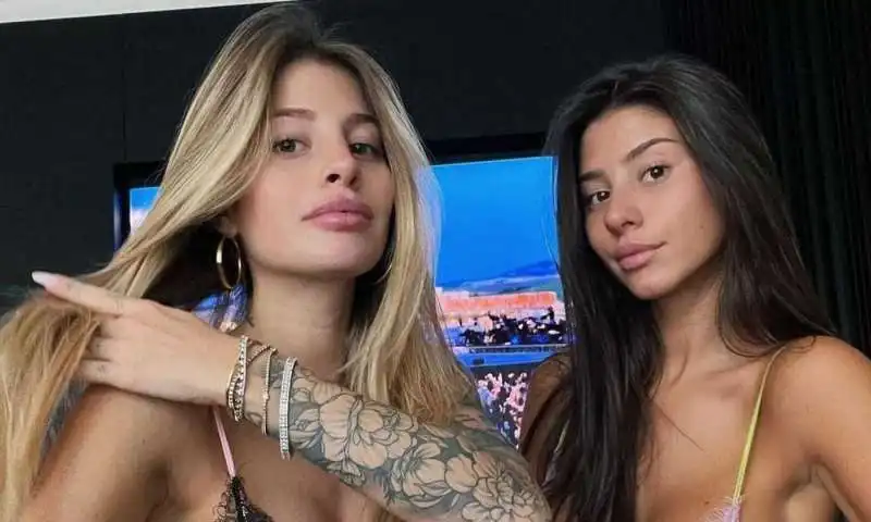 chiara e angela nasti 