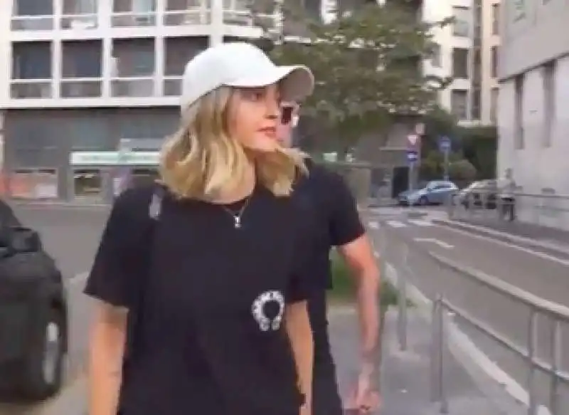 CHIARA FERRAGNI FA VISITA A FEDEZ ALL OSPEDALE FATEBENEFRATELLI 