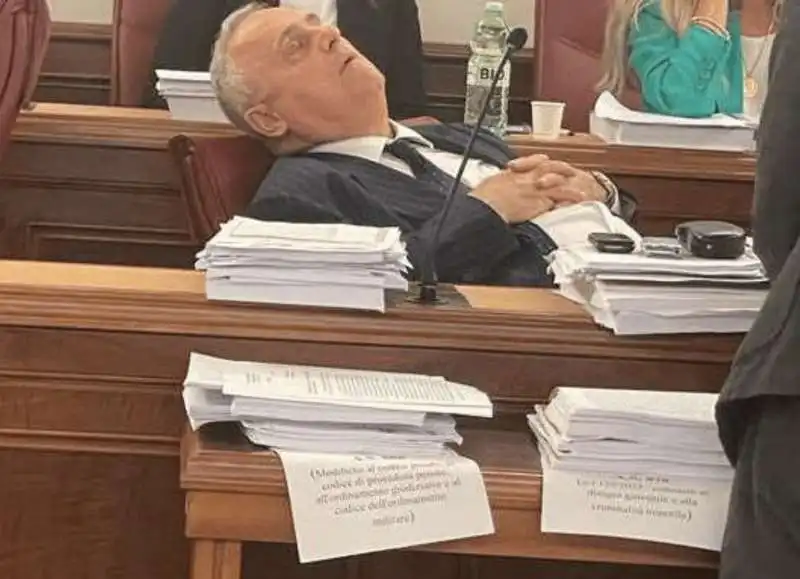 CLAUDIO LOTITO DORME IN SENATO