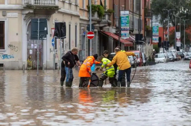 esondazione del fiume seveso a milano   50