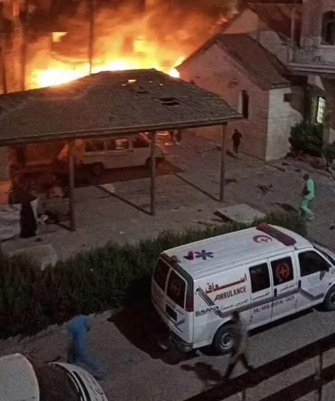 esplosione all ospedale al alhi di gaza 