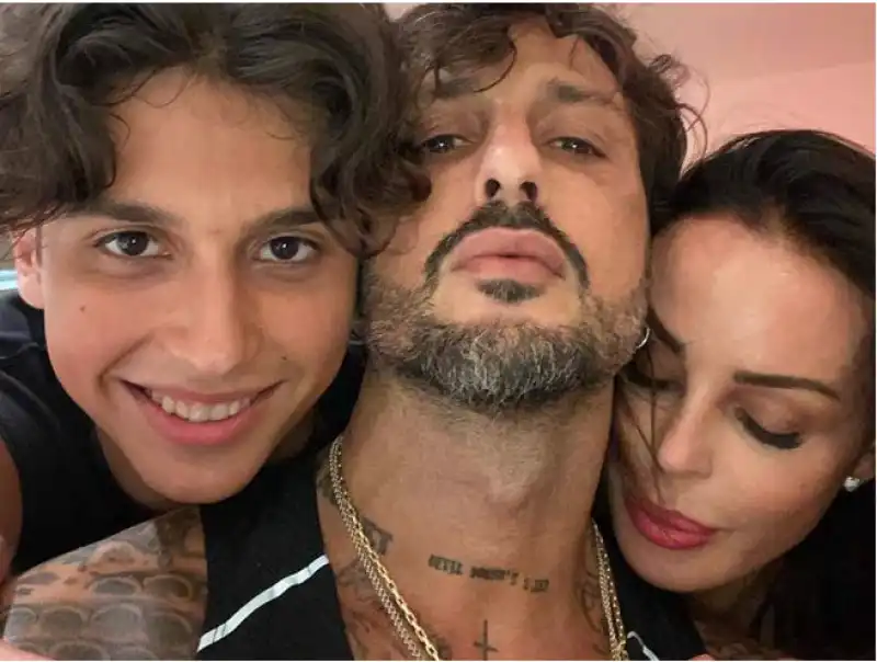 fabrizio corona il figlio carlos nina moric