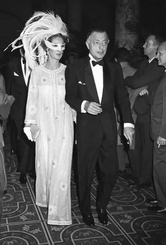 gianni and marella agnelli   black & white ball 