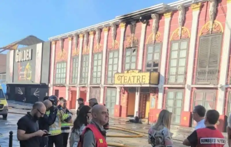 incendio alla discoteca teatre di murcia, in spagna   5