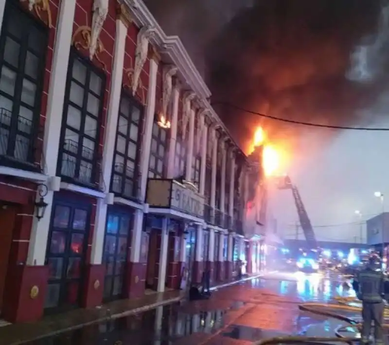 incendio alla discoteca teatre di murcia, in spagna   7