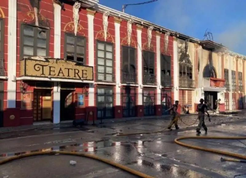 incendio alla discoteca teatre di murcia, in spagna   9