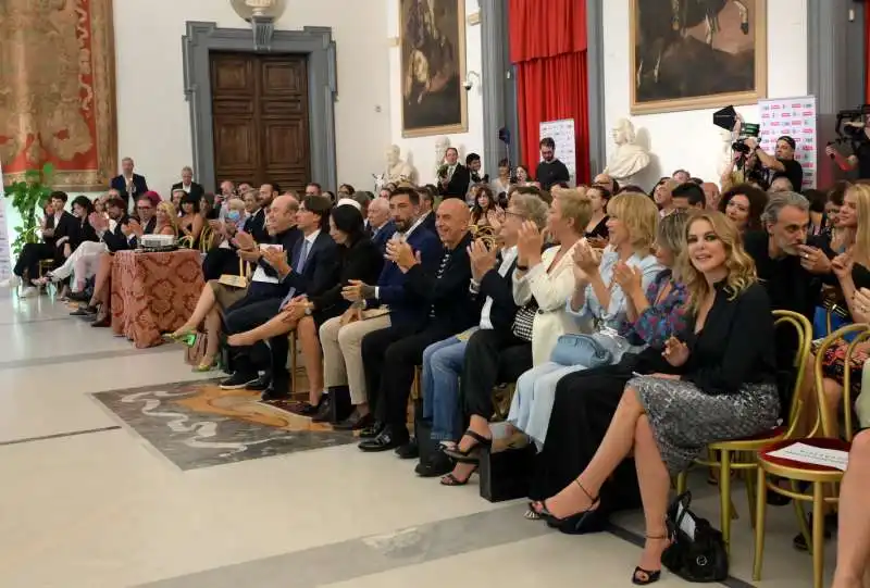 invitati alla premiazione  foto di bacco