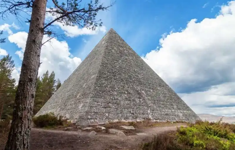 la piramide di balmoral 2