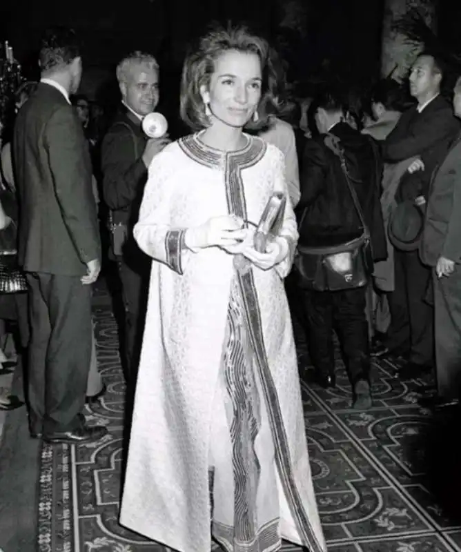 LEE RADZIWILL - BLACK & WHITE BALL