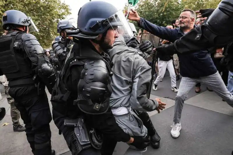 manifestazione pro palestina a parigi   3