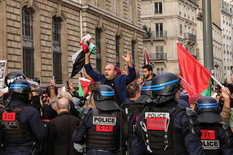 manifestazione pro palestina a parigi   6