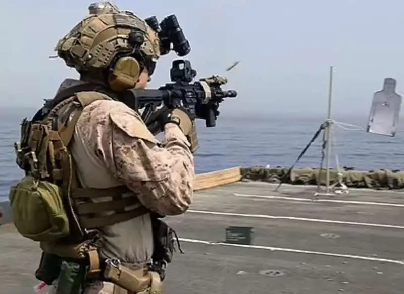 marines si esercitano in kuwait 