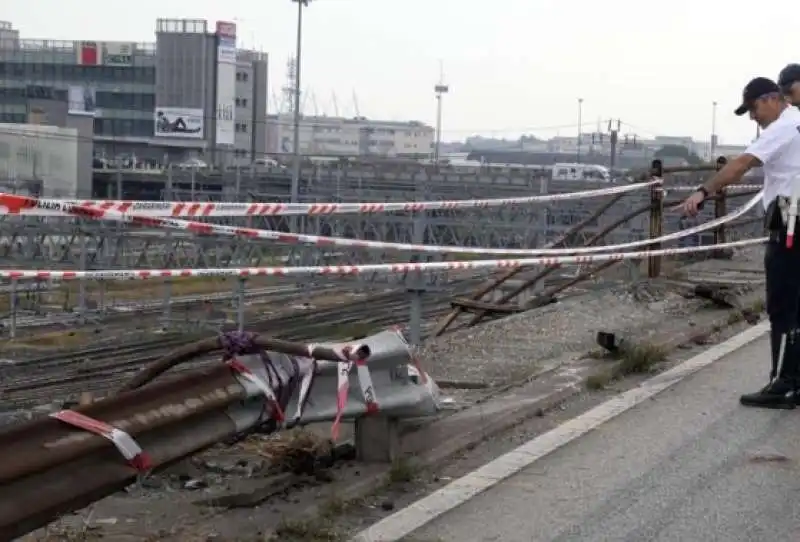 pullman caduto dal cavalcavia a mestre