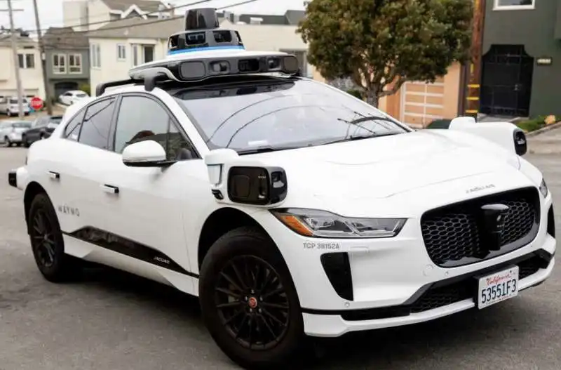 robotaxi waymo  4