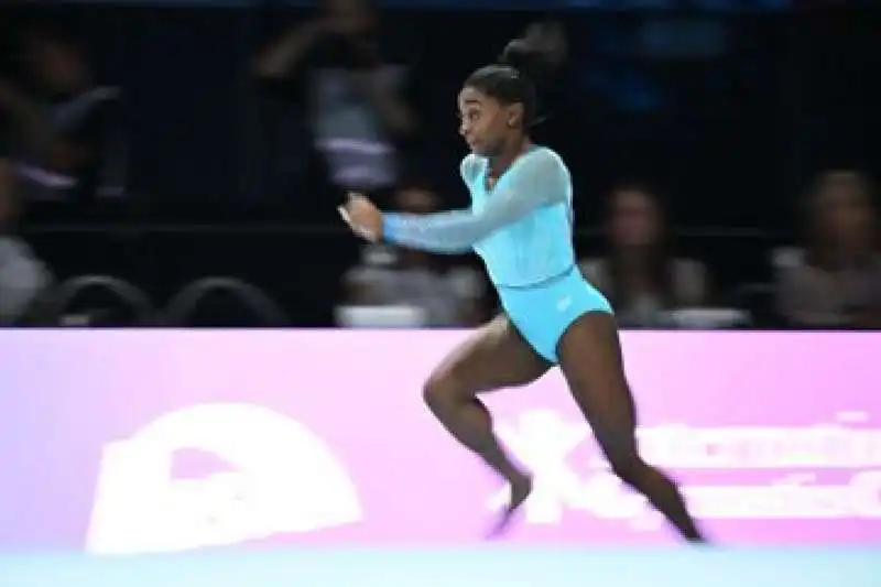 simone biles 