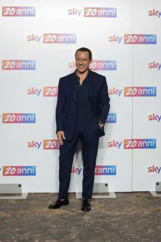 stefano accorsi @sky20anni