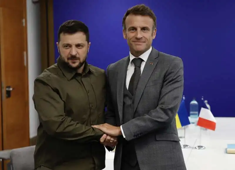 volodymyr zelensky   emmanuel macron.   