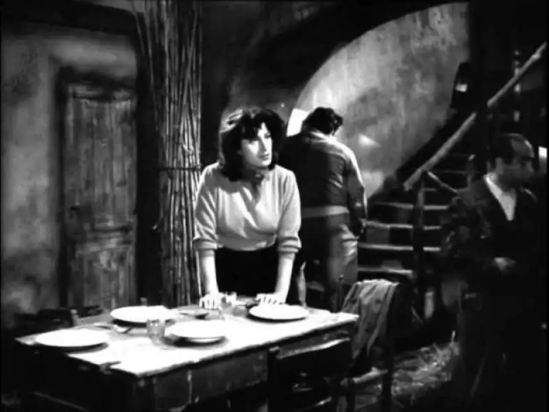   anna magnani avanti a lui tremava tutta roma