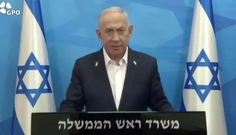 BENJAMIN NETANYAHU CONTRO EMMANUEL MACRON