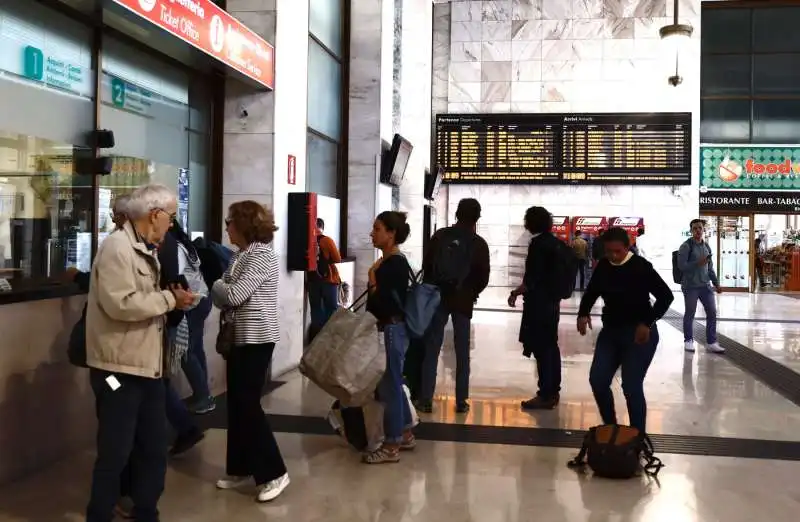 caos treni a roma   2