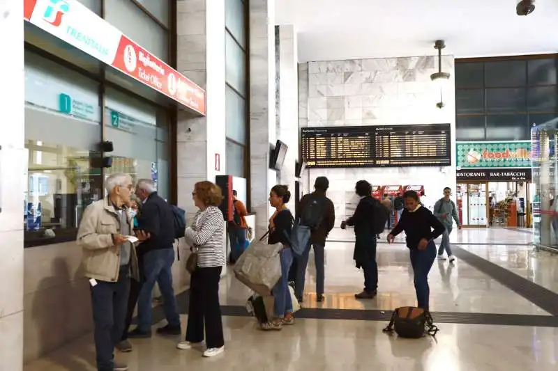 caos treni a roma   3