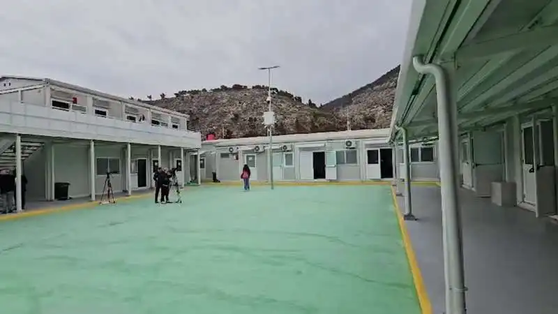 CENTRO PER MIGRANTI IN ALBANIA  