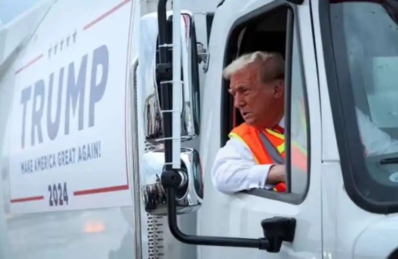 donald trump sul camion dell immondizia 2