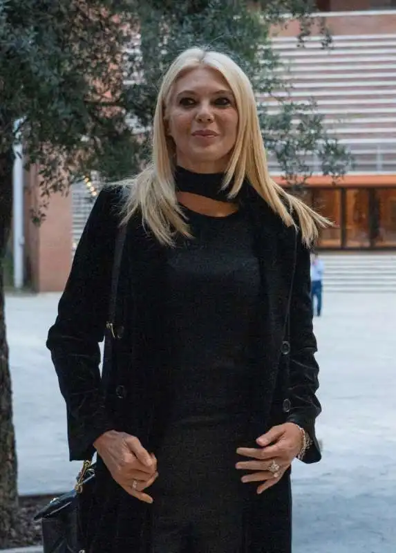 eleonora daniele. 