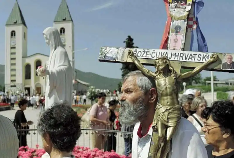 FEDELI A MEDJUGORJE