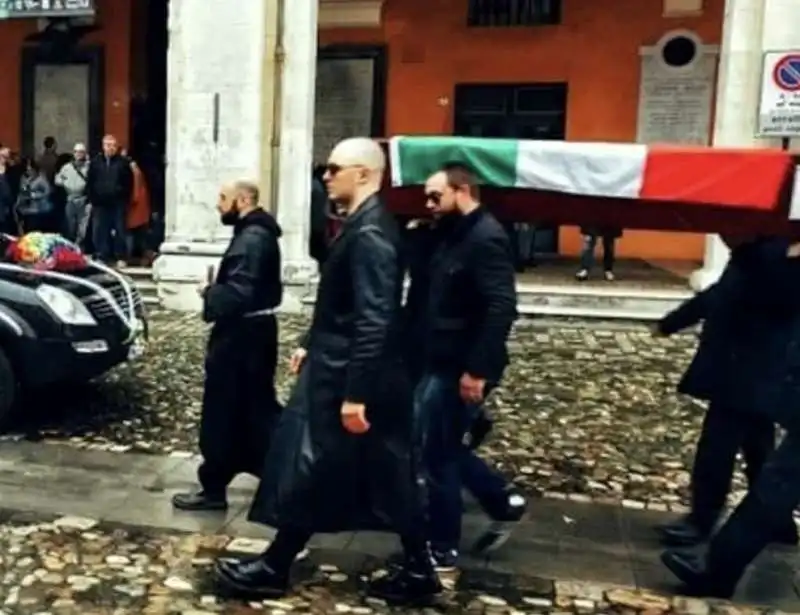 finto funerale durante un unione civile   3