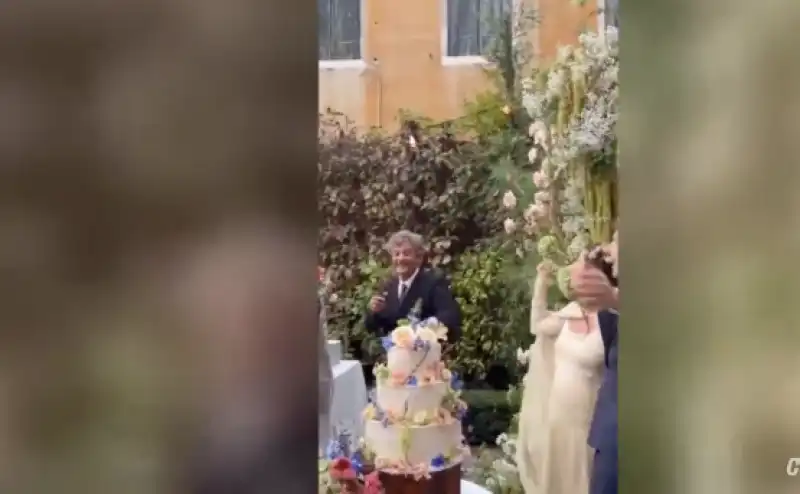 fiorello canta al matrimonio della figlia olivia