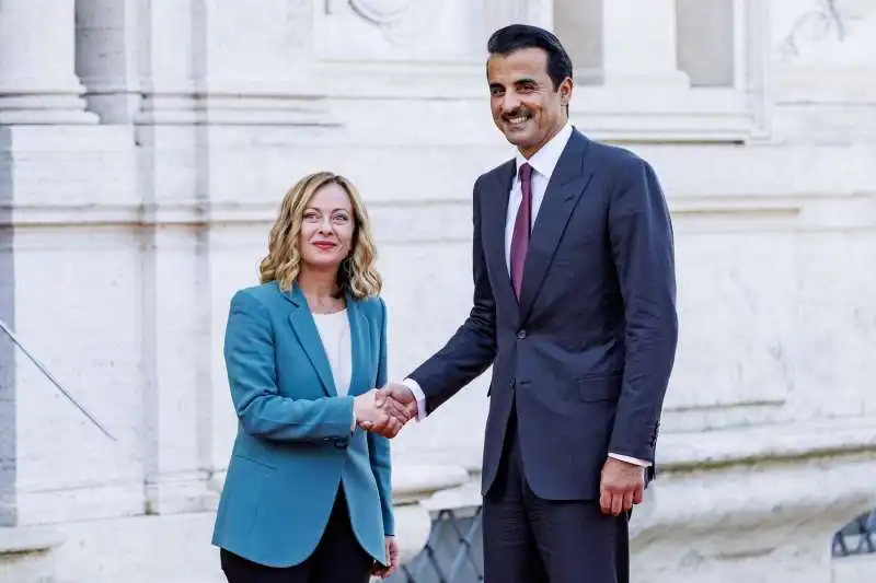 giorgia meloni con tamim bin hamad al thani   foto lapresse    2